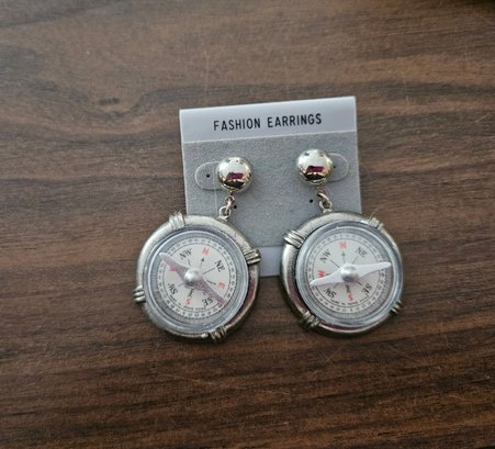Lot 5-174 Compass Earrings (Top Lateral)