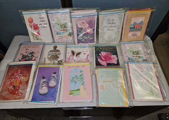 Lot 5-201 Mother's Day Cards In Basket (TIR-2)