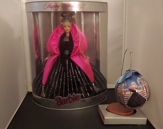 Lot 4-3 Happy Holiday Barbie And Ornament (Ind Rack)