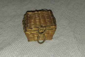 Lot 4-15 Mini Sweet Grass Basket (TDLT)