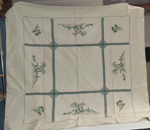Lot KN 4-98 Antique/vintage Green Embroidered Tablecloth And Napkins (Tall Ind Rack)