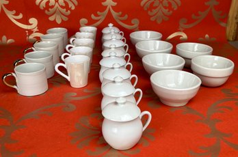 White Porcelain Table Top Serve Ware, Hall, Apilco Allan Buitekant, And Luster Ware