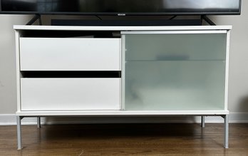 Mondern White Lacquered Small Sideboard Or Media Cabinet