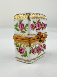 Vintage Limoges Trinket Or Pill Box, FRENCH PROVINCIAL Floral Theme With Gilt And Hand Painted Flowers