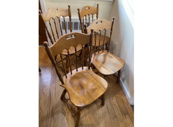 Ethan Allen Set Of Four Hard Wood Side Chairs With Turned Legs And Back