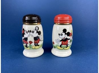 Lenox Salt & Pepper Shakers Walt Disney Showcase Collection - Mickey & Minnie Mouse Love At First Sight