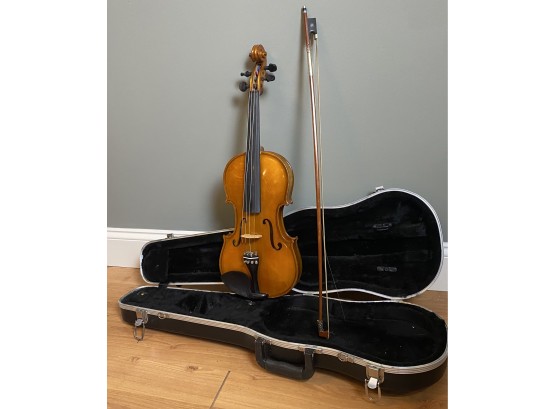 Violin 'Lauren' Stradivarius Model LD902 4/4 Wit H Case And Bow