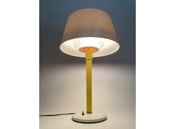 Mid Century Modern Gerald Thurston Acrylic Lightolier Lamp In White And Yellow