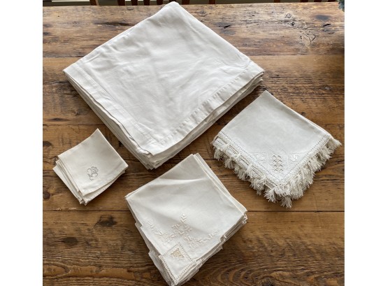 Williams Sonoma CottonTable Cover And Three Sets Of Linen Embroidered Napkins