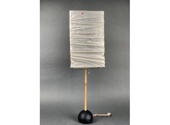 Isamu Noguchi Akari Model Table Lamp With BB1 Base And Rectangular Shade