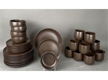 38 Pieces Of Crate And Barrel Ceramic Table Or Serve Ware In Brown