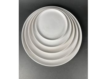 Set Of 5 Earthenware Nesting Dishes In White Matte Glaze