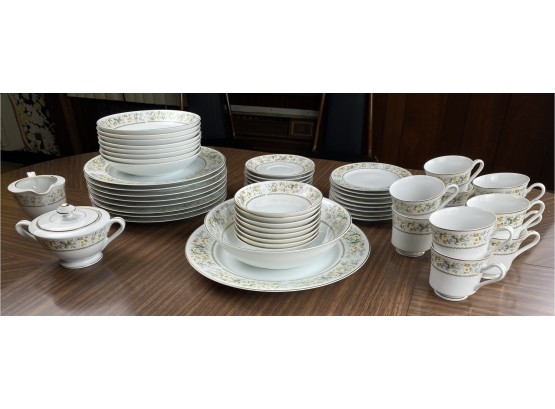 53 PCS Of Fine China Of Japan In Priscilla Pattern 5551