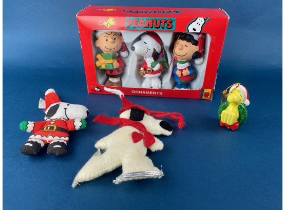 Vintage Lot Of Peanuts Character Holiday Ornaments Snoopy, Woodstock, Charlie Brown & Lucy