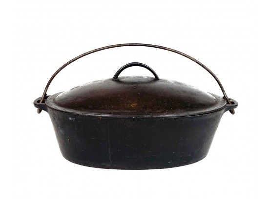 Vintage Wagner Ware Cast Iron Dutch Oven - Made In Sydney, Australia