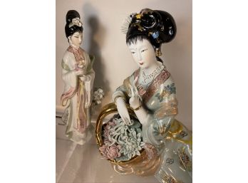 Porcelain Chinese Lady With Long Fingers And A Smaller Standing Woman