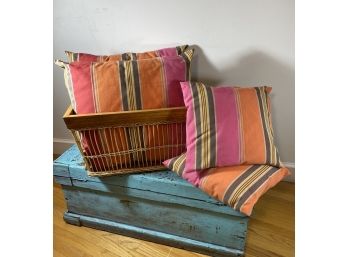 Wood And Rattan Basket With Four Pillows
