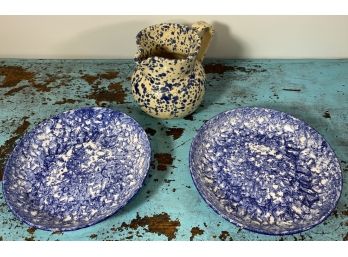 Two Plates And A Ceramic Pitcher - Speckel Art