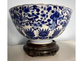 Antique, Circa 1799 Japanese Scalloped Edge Bowl