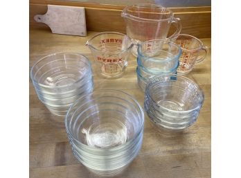 Nice Assortment Of Pyrex And Fire King Clear Glass Bowls, Ramekins And Measuring Cups