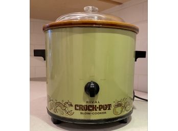 EQ - Vintage Rival Avocado Green With Brown Interior Crockpot Slow Cooker In Great Condition