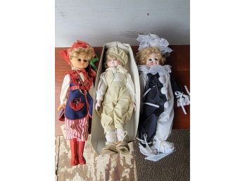 Vintage Brinn's Musical Collectibles Dolls