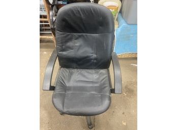 Black Office Chair ( Needs Cleaning )