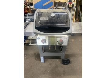 Weber Gas Grill ( Needs Good Cleaning)