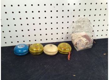 Great Condition Lot Of 4 Vintage Yo-yos And Replacement Strings