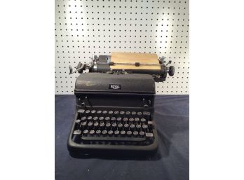 Royal Typewriter, Needs Work, Vintage C1940s