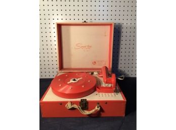 WORKING 'Speartone' By LIONEL - Two Speed Portable Record Player In Great Condition