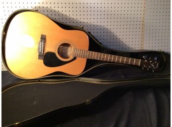 Yamaha Acoustic Guitar, Hardly Used Sounds Perfect, Ready To Play, W/ Case