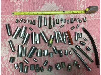 70 Pieces Mechanic Sockets