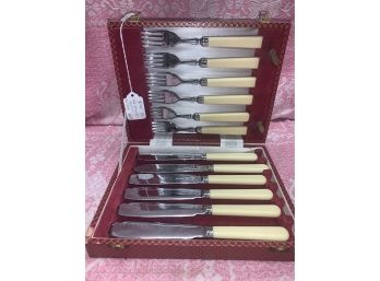 Sheffield, Set For 6, In Original Case. Flatware, Older But Like New Condition