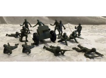 Plastic Toy Solders And Cannon