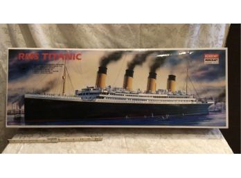 RMS Titanic Model - Historical Titanic Society