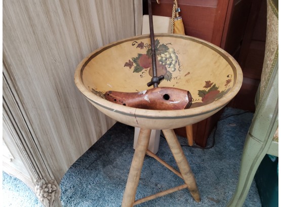 VINTAGE WOODEN BOWL ON STAND