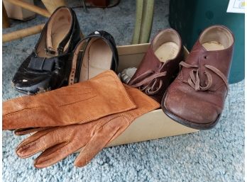 VINTAGE BABY SHOES & GLOVES