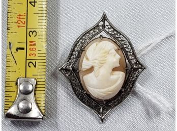 VICTORIAN CAMEO SET IN SILVER