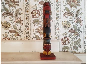 ANTIQUE NATIVE AMERICAN HAND CARVED & SIGNED WOODEN TOTEM POLE WITH PROVENANCE