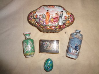 Chinese Mini Keepsakes And Vases