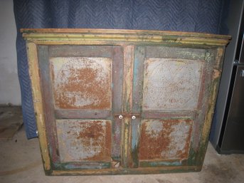 Fantasic Distressed Jelly Cabinet