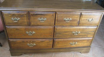Dresser With Six Drawers