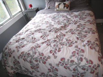Queen Size Bed By Stearns And Foster