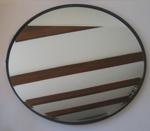 Round Mirror With Black Metal Frame