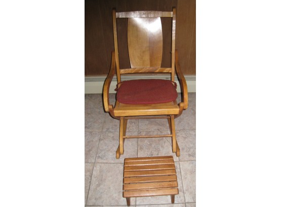 Wooden Maple Rocker With Wooden Foot Rest