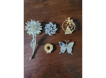 More Brooches And A Little Holiday Cheer