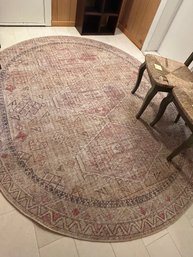 Contemporary Oval Rug With Geometric Pattern