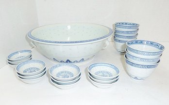 Asian Blue White Porcelain Set