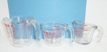 Pyrex Measuring Cups SET 3